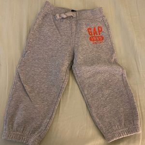2T GAP sweatpants